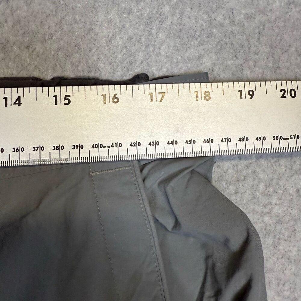 REI Men's Size XL Grey 8" Inseam Cargo Style Bermuda Shorts Outdoors Hiking Work - Picture 5 of 8